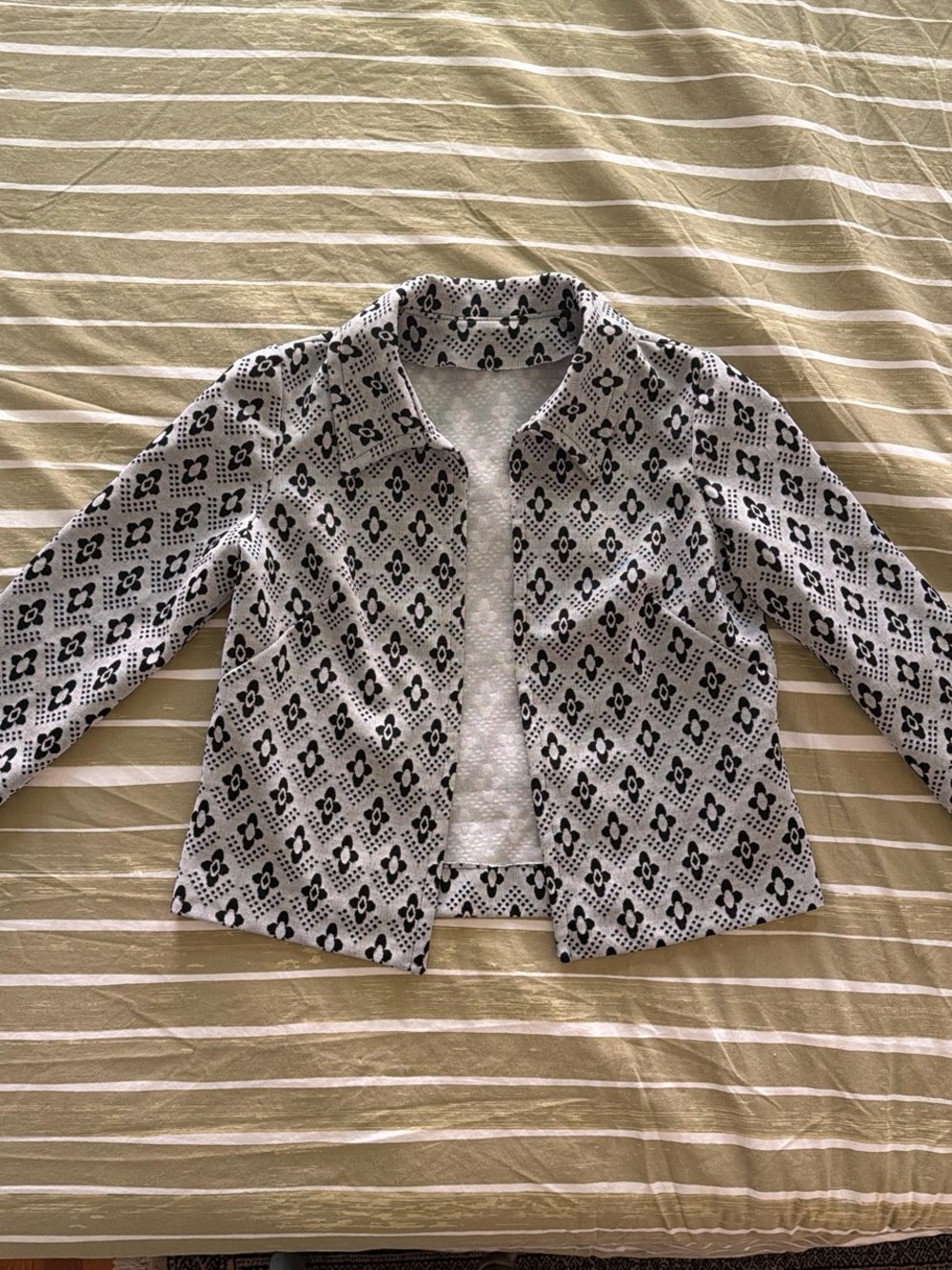 Black & White Patterned Women's Jacket